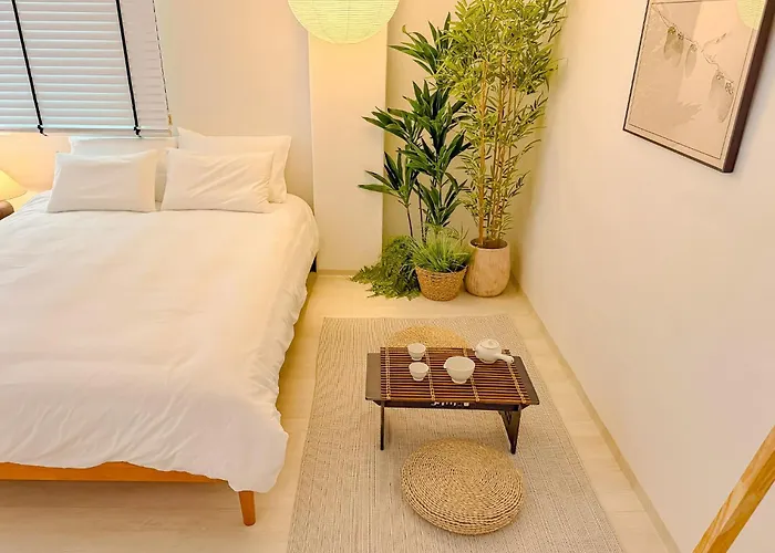 Large For 10 People, Near Jongno, Itaewon , Seongsu,family Trip