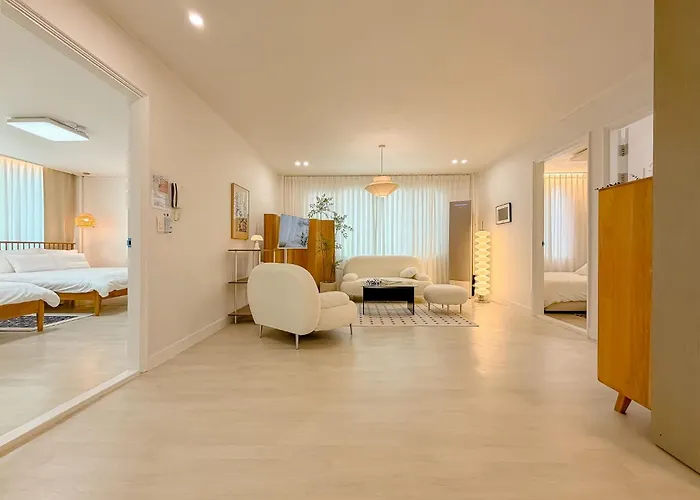 Large For 10 People, Near Jongno, Itaewon , Seongsu,family Trip 公寓 首爾