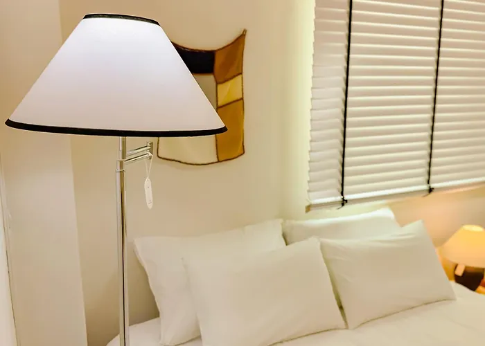 Large For 10 People, Near Jongno, Itaewon , Seongsu,family Trip *
