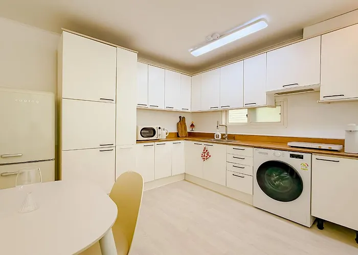 Large For 10 People, Near Jongno, Itaewon , Seongsu,family Trip * Seúl