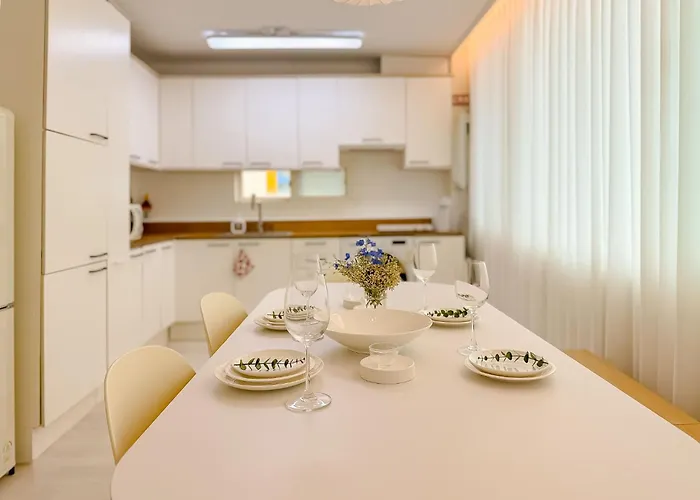 Large For 10 People, Near Jongno, Itaewon , Seongsu,family Trip * Seúl