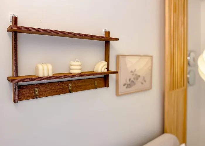 Large For 10 People, Near Jongno, Itaewon , Seongsu,family Trip *