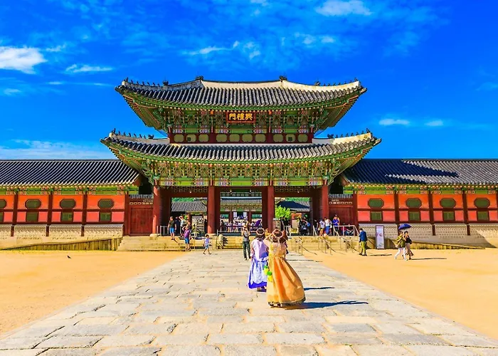 Large For 10 People, Near Jongno, Itaewon , Seongsu,family Trip *